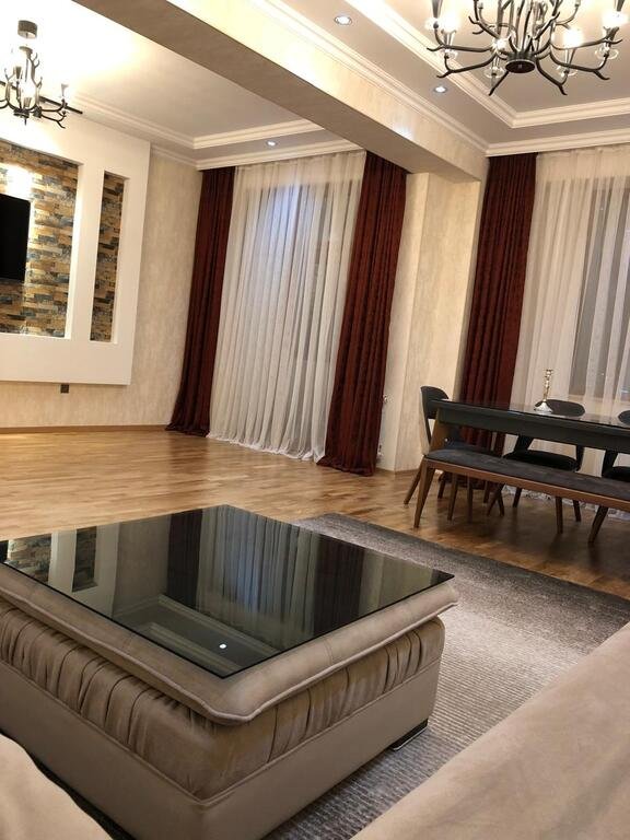 Satılır 3 otaqlı yeni tikili, 130 m², Azadlıq Prospekti m.-1
