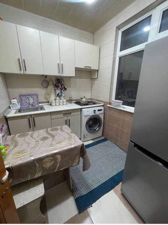 Kirayə verilir 2 otaqlı köhnə tikili, 50 m², Memar Əcəmi m.-2