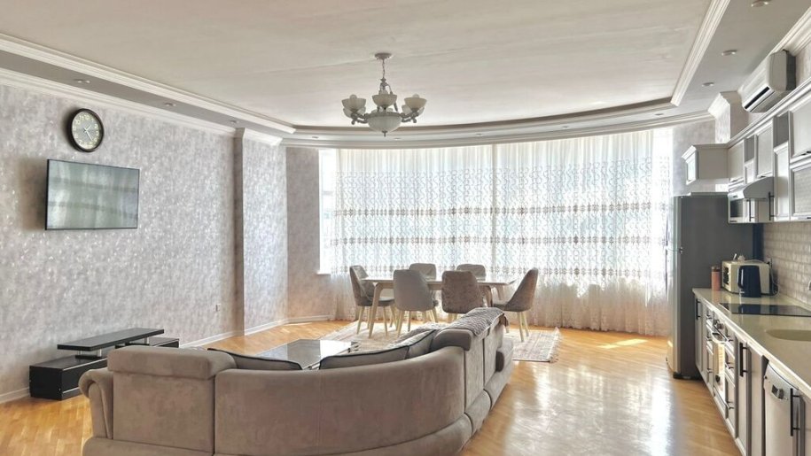 Kirayə verilir 3 otaqlı yeni tikili, 130 m², Sahil m.-1
