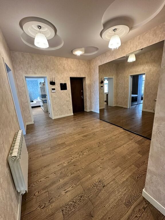Satılır 5 otaqlı yeni tikili, 210 m², 28 May m.-7