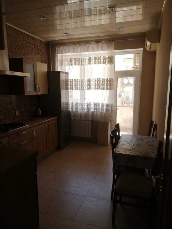 Kirayə verilir 2 otaqlı köhnə tikili, 77 m², 8 noyabr-6