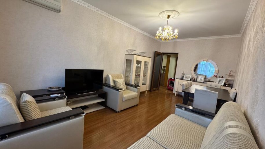Satılır 5 otaqlı köhnə tikili, 120 m², Əhmədli m.-1