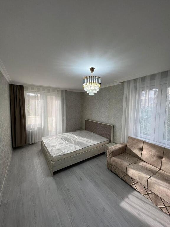 Kirayə verilir 1 otaqlı köhnə tikili, 40 m², İnşaatçılar m.-1