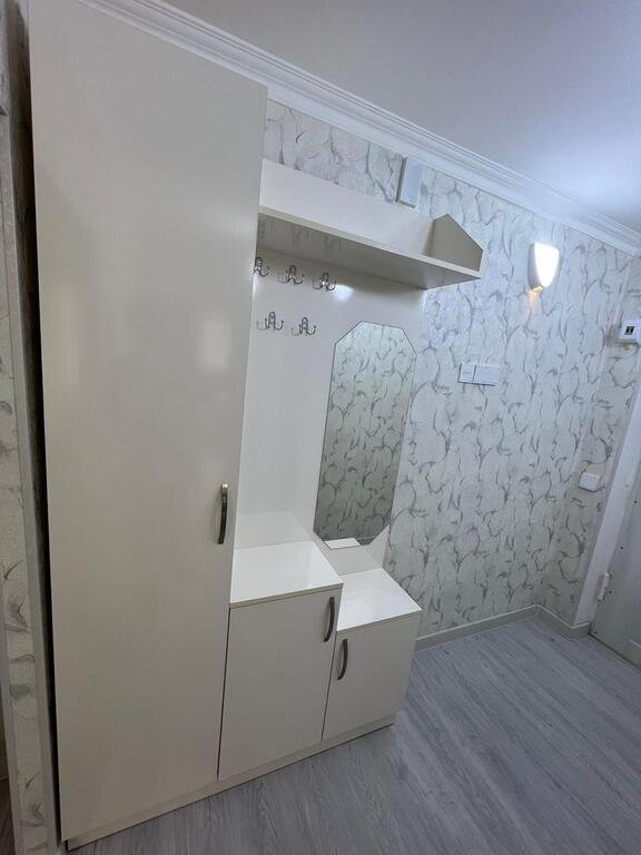 Kirayə verilir 1 otaqlı köhnə tikili, 40 m², İnşaatçılar m.-10