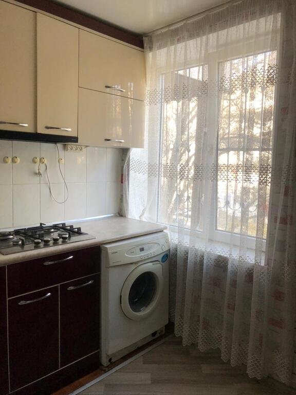 Kirayə verilir 1 otaqlı köhnə tikili, 38 m², Elmlər Akademiyası m.-12