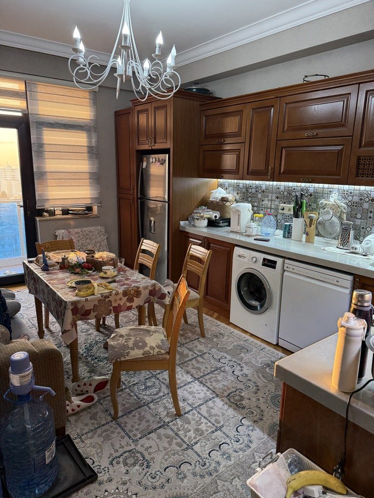 Satılır 4 otaqlı yeni tikili, 162 m², Qara Qarayev m.-13