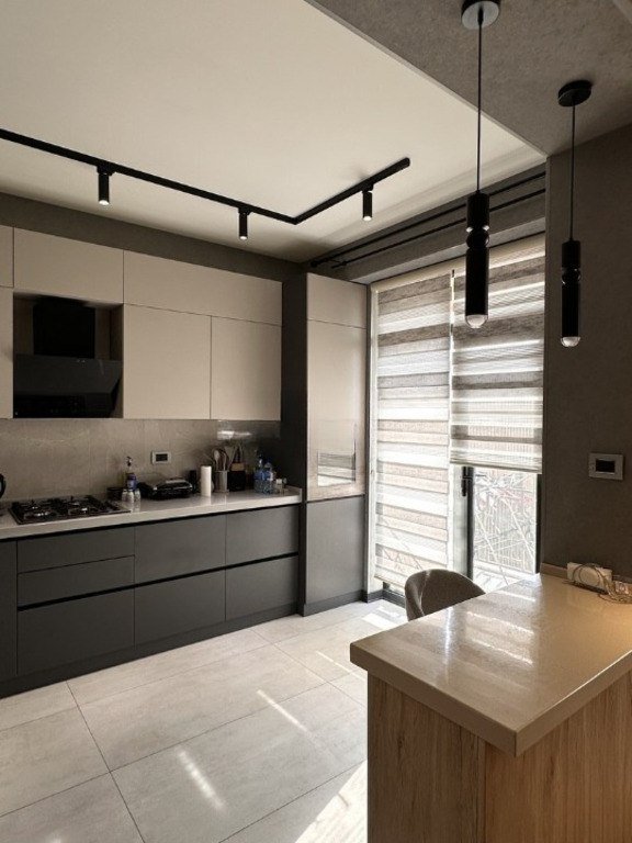 Satılır 2 otaqlı yeni tikili, 90 m², Qara Qarayev m.-8