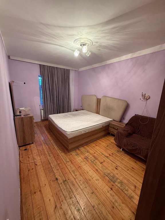 Kirayə verilir 4 otaqlı köhnə tikili, 100 m², İnşaatçılar m.-1
