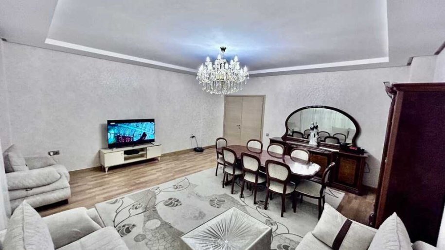 Satılır 3 otaqlı yeni tikili, 150 m², 28 May m.-2