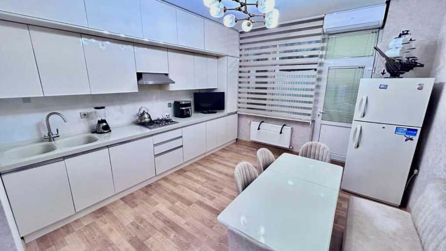 Satılır 3 otaqlı yeni tikili, 150 m², 28 May m.-9