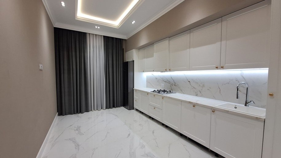 Satılır 4 otaqlı yeni tikili, 205 m², 28 May m.-9