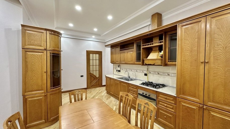 Satılır 4 otaqlı yeni tikili, 184 m², Nəriman Nərimanov m.-9
