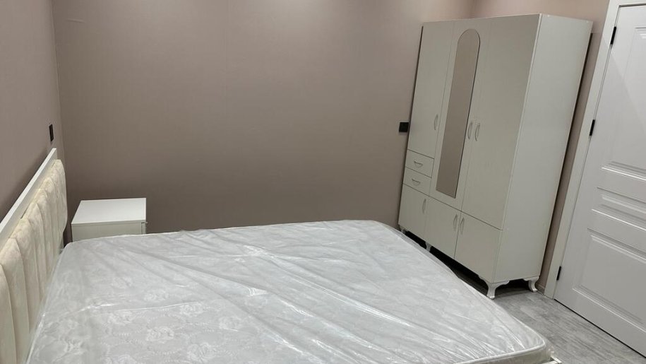 Kirayə verilir 3 otaqlı yeni tikili, 90 m², Saray-3