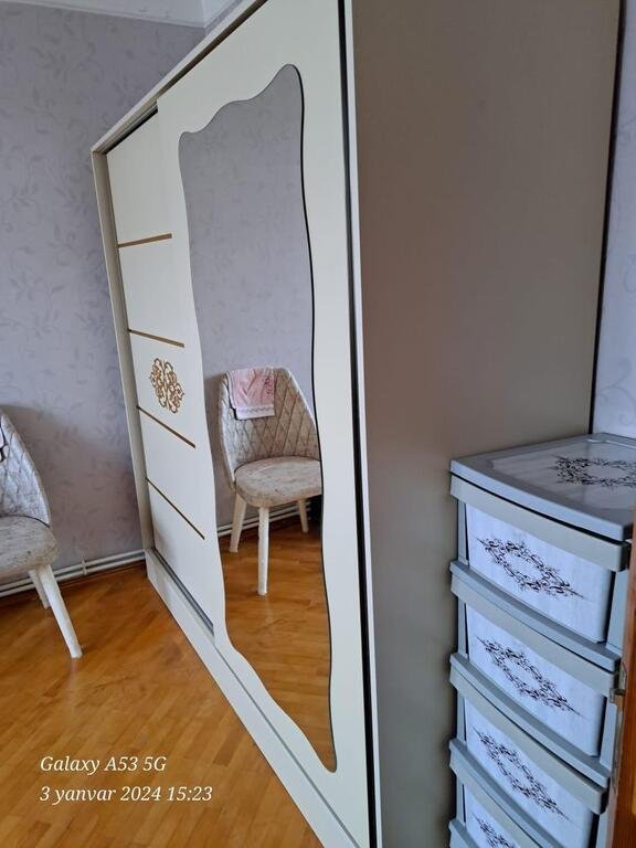 Satılır 3 otaqlı köhnə tikili, 70 m², Memar Əcəmi m.-4