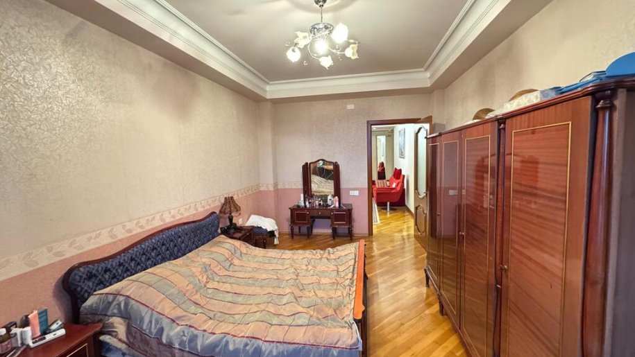 Satılır 4 otaqlı yeni tikili, 180 m², Azadlıq Prospekti m.-4