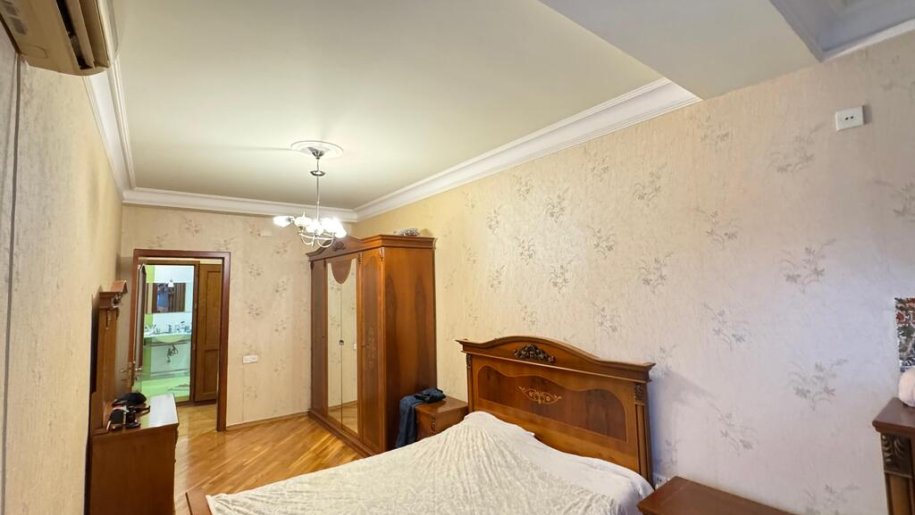 Satılır 4 otaqlı yeni tikili, 180 m², Azadlıq Prospekti m.-6