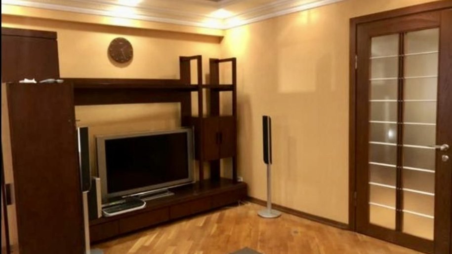 Kirayə verilir 3 otaqlı köhnə tikili, 70 m², 28 May m.-5