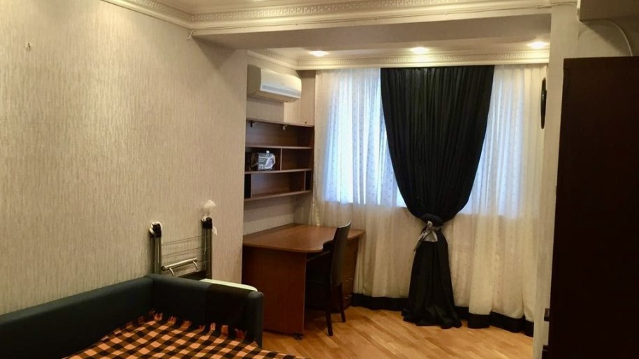 Kirayə verilir 3 otaqlı köhnə tikili, 70 m², 28 May m.-12