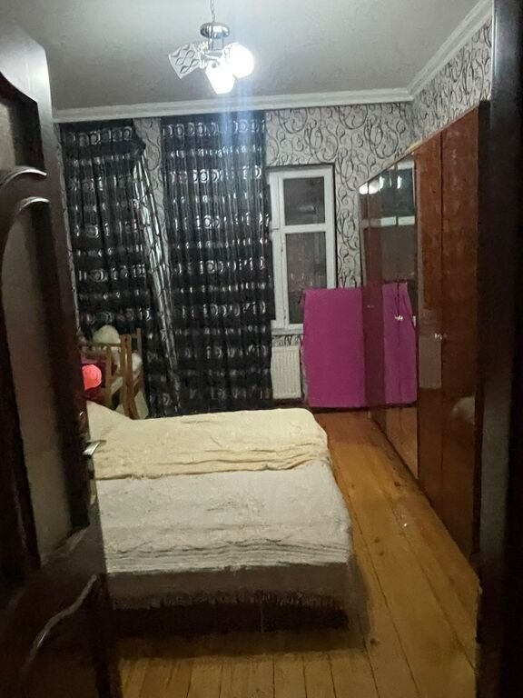 Kirayə verilir 4 otaqlı köhnə tikili, 140 m², Xalqlar dostluğu m.-7