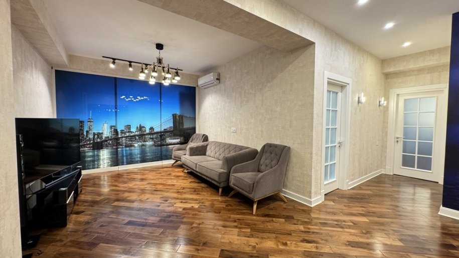Satılır 4 otaqlı yeni tikili, 136 m², Neftçilər m.-5