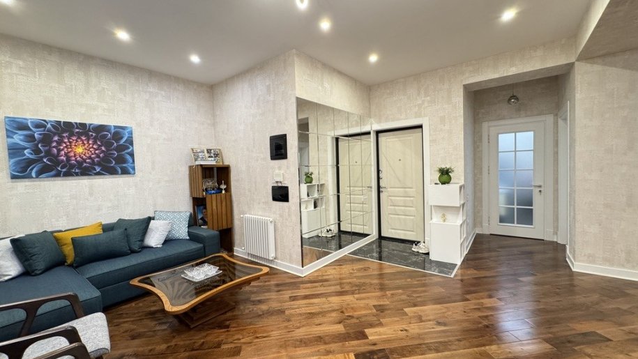 Satılır 4 otaqlı yeni tikili, 136 m², Neftçilər m.-6