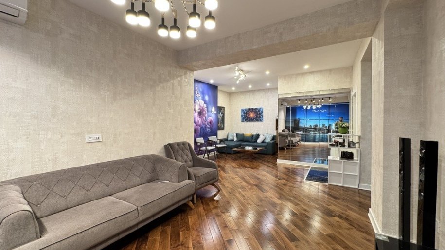 Satılır 4 otaqlı yeni tikili, 136 m², Neftçilər m.-9