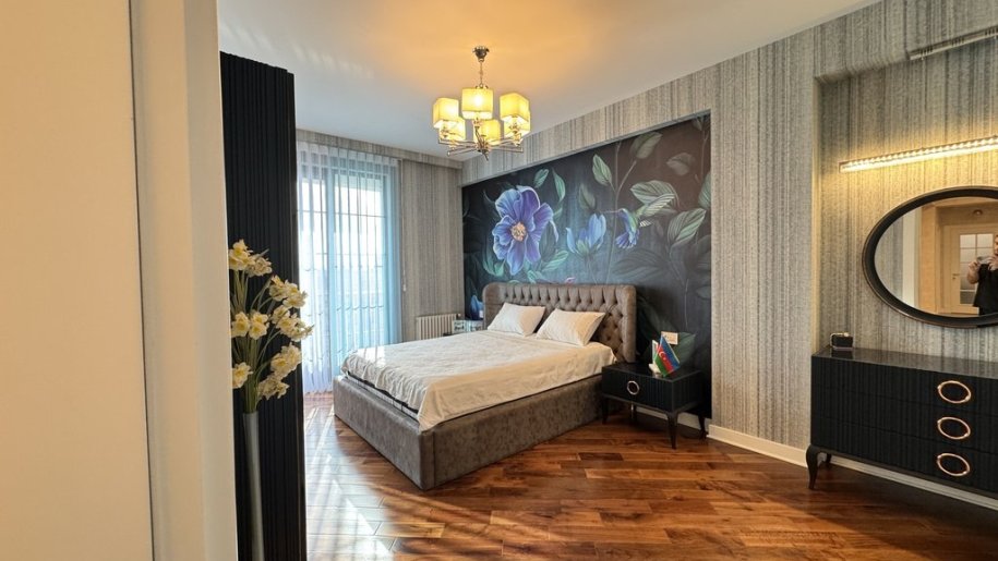 Satılır 4 otaqlı yeni tikili, 136 m², Neftçilər m.-17