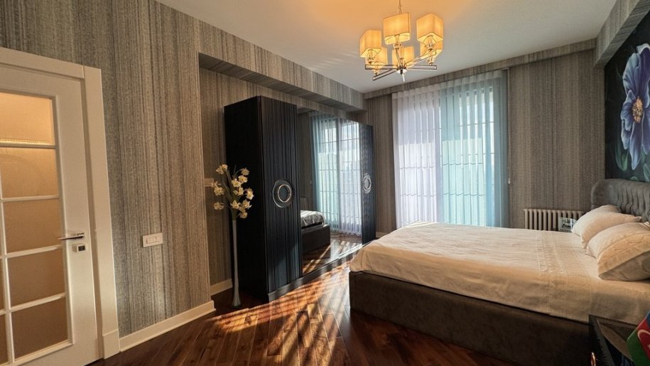 Satılır 4 otaqlı yeni tikili, 136 m², Neftçilər m.-18