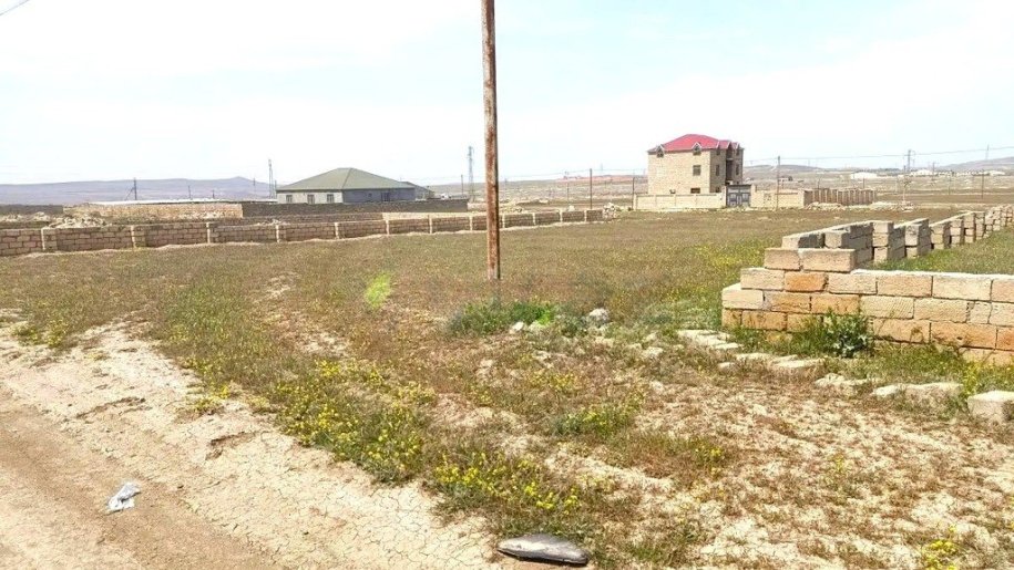 8 sot torpaq satılır, Qobu-1