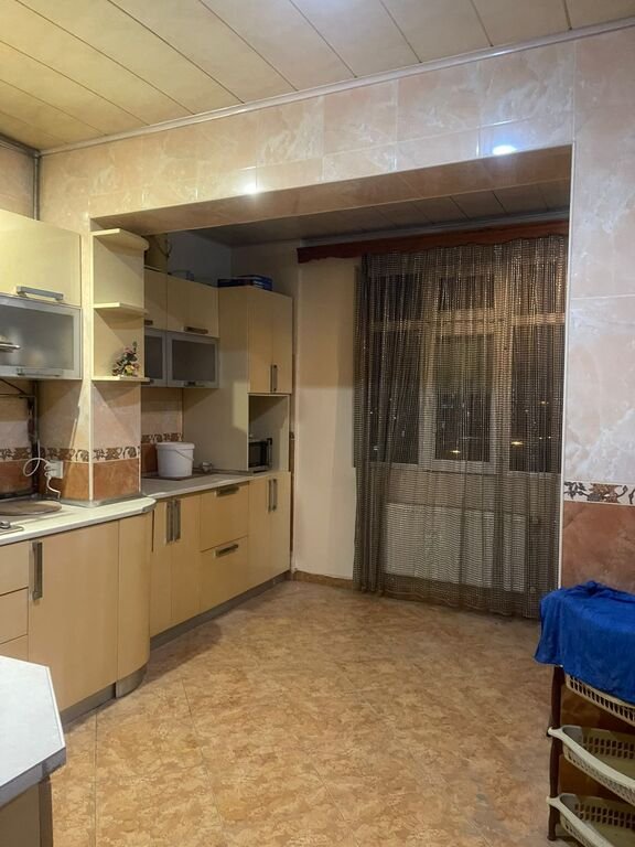 Kirayə verilir 4 otaqlı köhnə tikili, 140 m², Xalqlar dostluğu m.-4