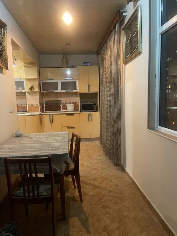 Kirayə verilir 4 otaqlı köhnə tikili, 140 m², Xalqlar dostluğu m.-5