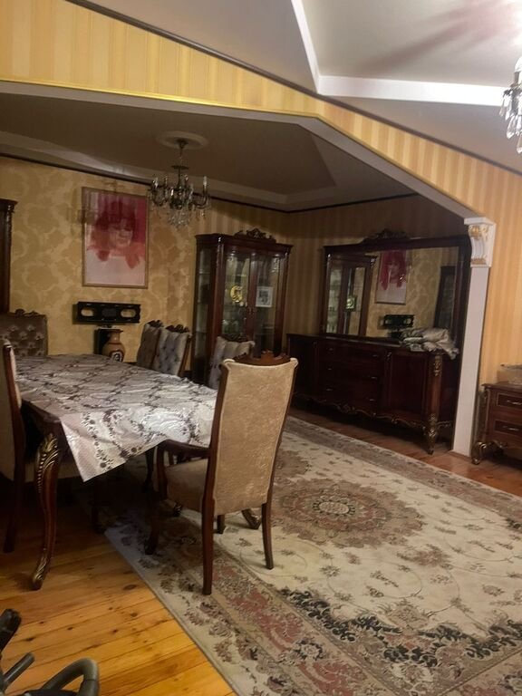 Kirayə verilir 4 otaqlı köhnə tikili, 140 m², Xalqlar dostluğu m.-7