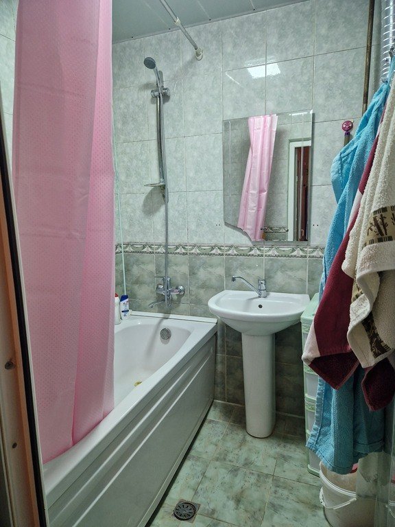 Satılır 3 otaqlı köhnə tikili, 60 m², Xalqlar dostluğu m.-11
