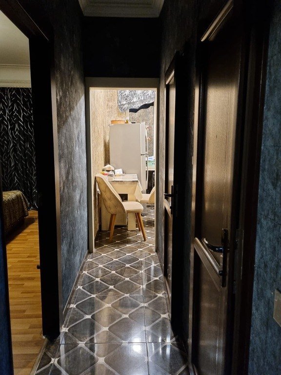 Satılır 3 otaqlı köhnə tikili, 70 m², Azadlıq Prospekti m.-12