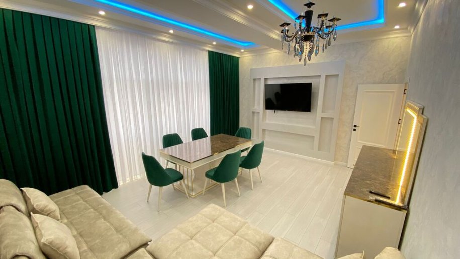 Kirayə verilir 3 otaqlı yeni tikili, 130 m², 28 May m.-2