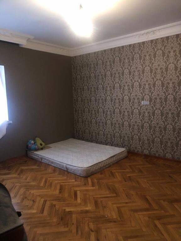 Satılır 4 otaqlı köhnə tikili, 87.3 m², Nəsimi-9