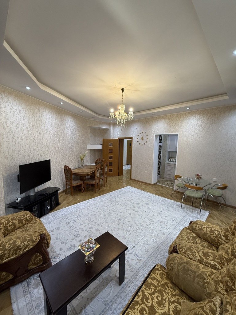 Satılır 3 otaqlı yeni tikili, 130 m², 28 May m.-21