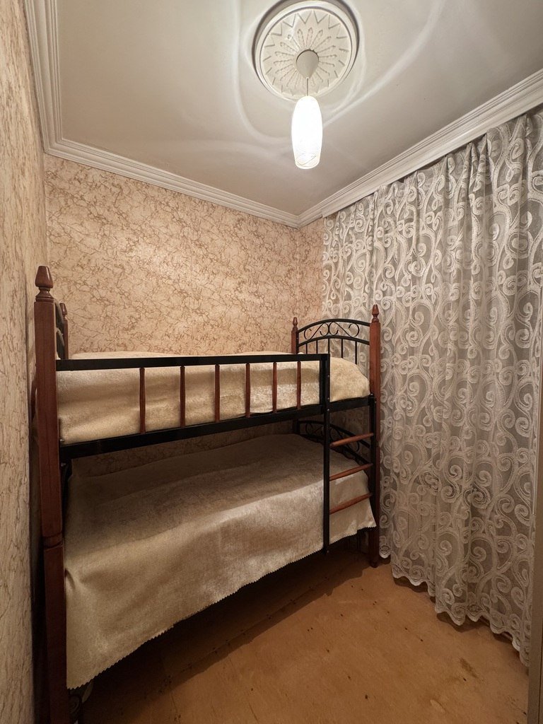 Satılır 3 otaqlı köhnə tikili, 50 m², 7-ci mikrorayon-7