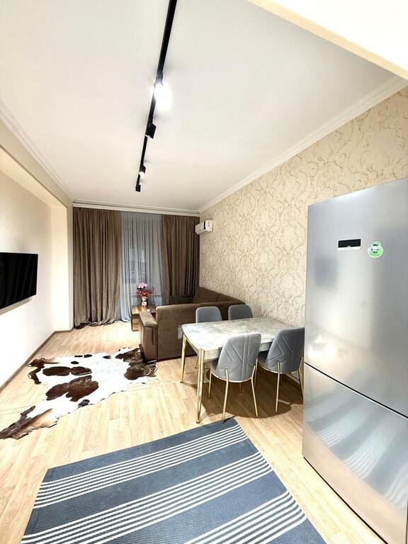 Kirayə verilir 3 otaqlı yeni tikili, 90 m², 28 May m.-3