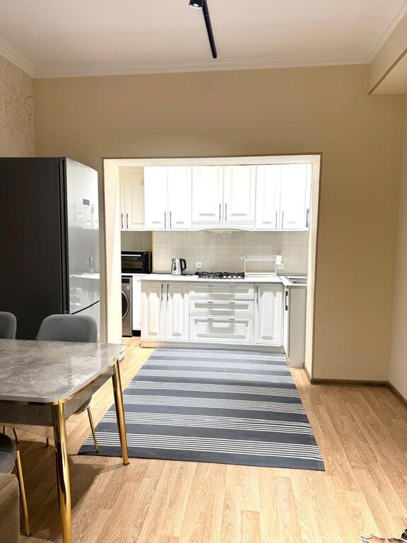 Kirayə verilir 3 otaqlı yeni tikili, 90 m², 28 May m.-17