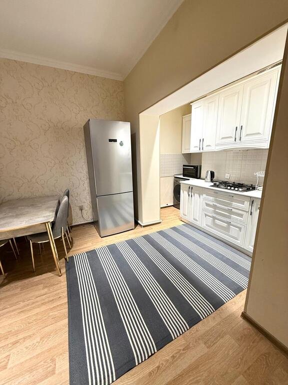 Kirayə verilir 3 otaqlı yeni tikili, 90 m², 28 May m.-18