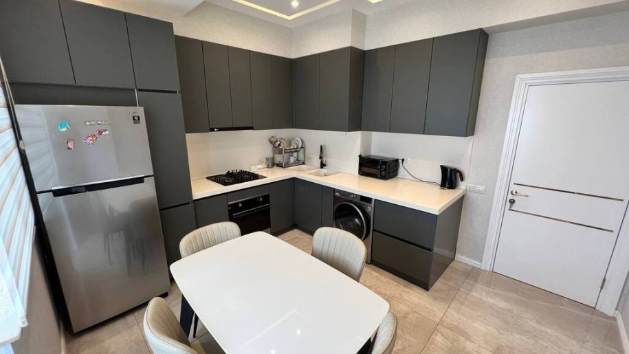 Kirayə verilir 2 otaqlı yeni tikili, 75 m², İnşaatçılar m.-13
