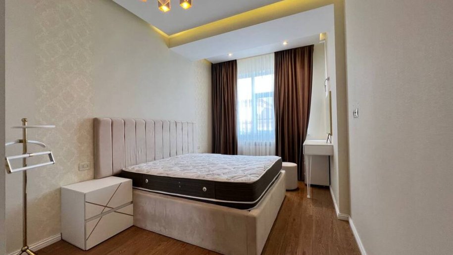 Kirayə verilir 2 otaqlı yeni tikili, 75 m², İnşaatçılar m.-14