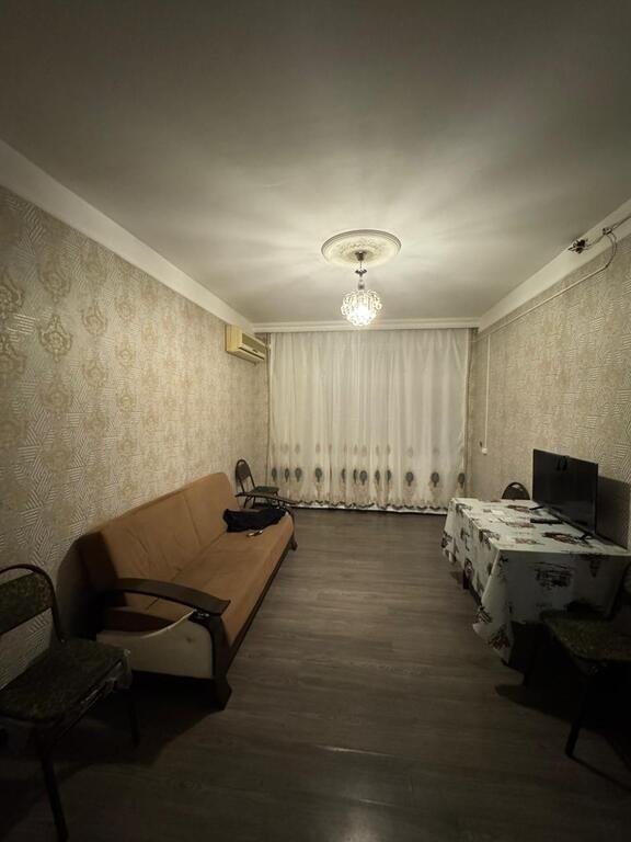 Kirayə verilir 2 otaqlı köhnə tikili, 61 m², Memar Əcəmi m.-1