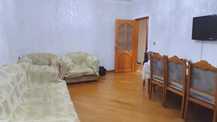 Satılır 5 otaqlı köhnə tikili, 130 m², Neftçilər m.-2