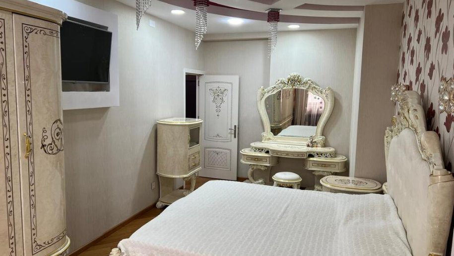 Kirayə verilir 3 otaqlı yeni tikili, 135 m², 28 May m.-2
