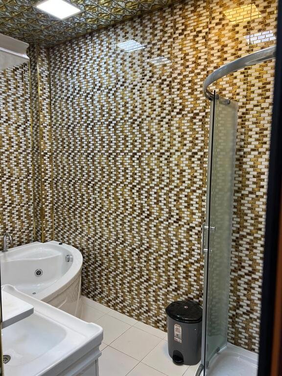 Kirayə verilir 3 otaqlı yeni tikili, 135 m², 28 May m.-8