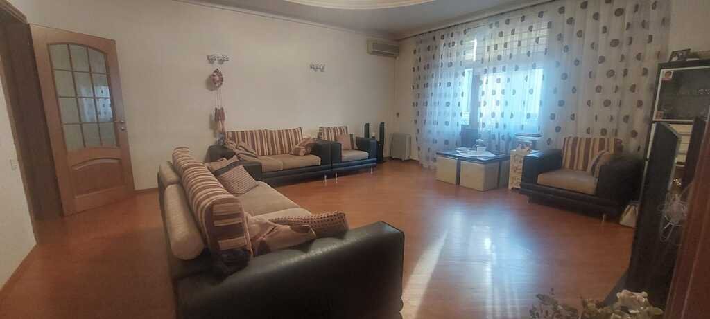 Satılır 3 otaqlı köhnə tikili, 100 m², Sahil m.-1