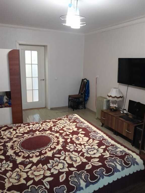 Satılır 3 otaqlı köhnə tikili, 60 m², Bakıxanov (Razin)-8