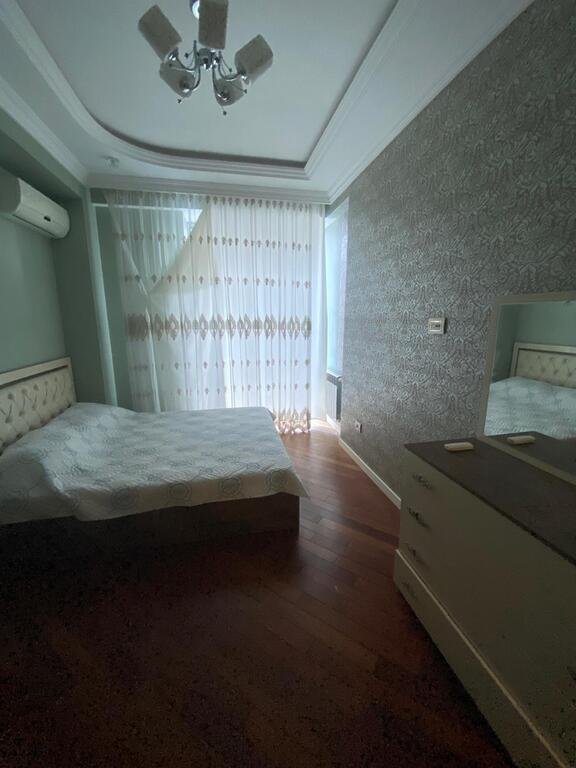 Satılır 3 otaqlı yeni tikili, 155 m², 28 May m.-12